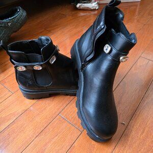 Steven madden boot (size 5)